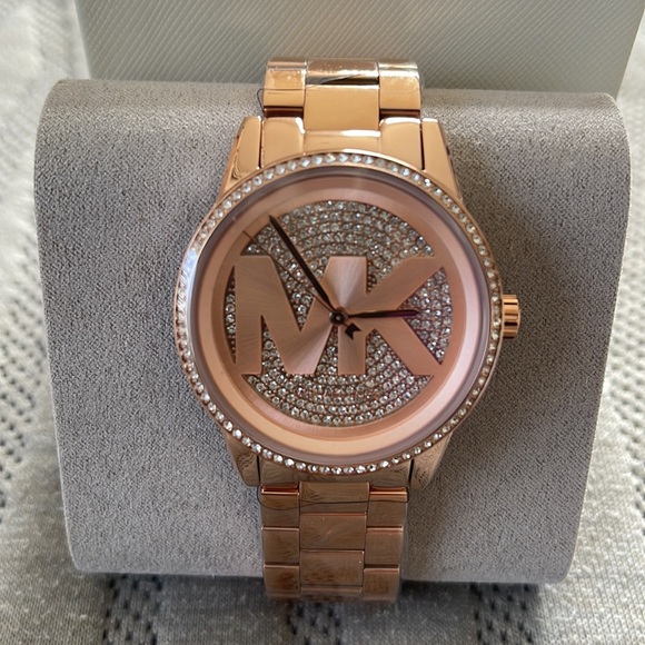 BRAND NEW Michael Kors bling woman’s watch - Picture 2 of 6